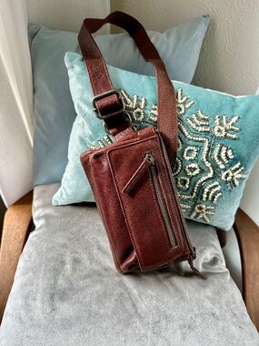 Spike and Sparrow Cognac brown leather belt bag